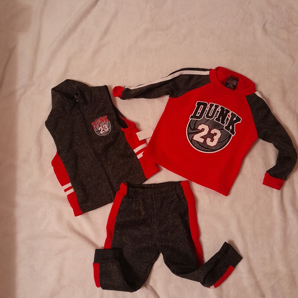 Mad Game Boys Sz 24 Months 3 Piece Sweatsuit ~ Shirt ~ Pants~ Zip Up Vest NEW